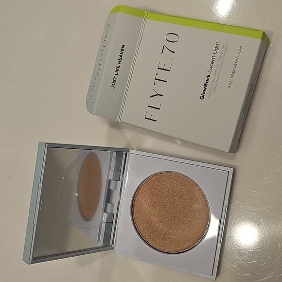 Flyte.70 Makeup 7 Piece Bundle Plus Zip Case. - Picture 4 of 10